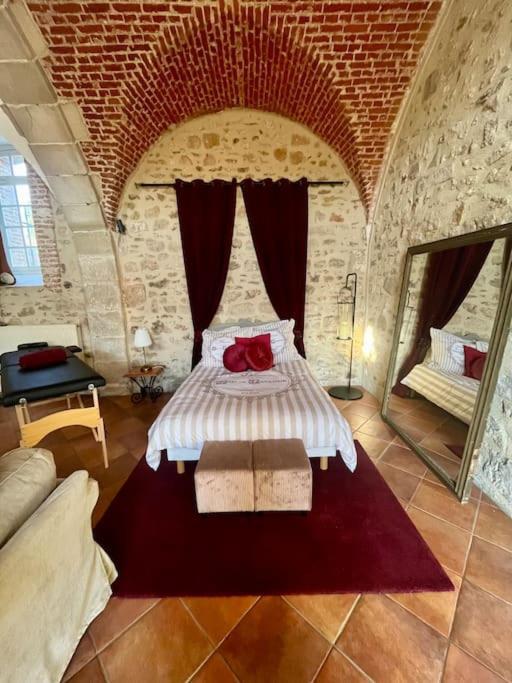 Cozy Flat In Castle Near Fontainebleau - 10 Min Apartment Fleury-en-Biere Exterior photo