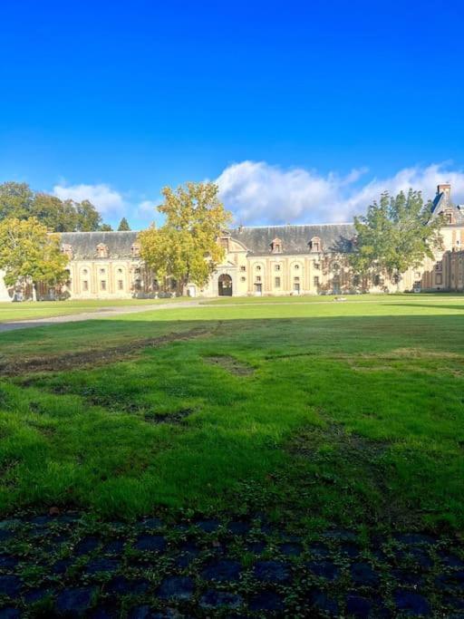 Cozy Flat In Castle Near Fontainebleau - 10 Min Apartment Fleury-en-Biere Exterior photo