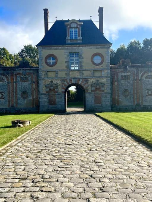 Cozy Flat In Castle Near Fontainebleau - 10 Min Apartment Fleury-en-Biere Exterior photo