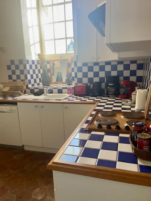 Cozy Flat In Castle Near Fontainebleau - 10 Min Apartment Fleury-en-Biere Exterior photo